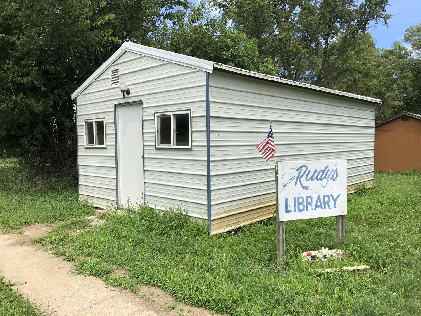 Rudy's Library outside