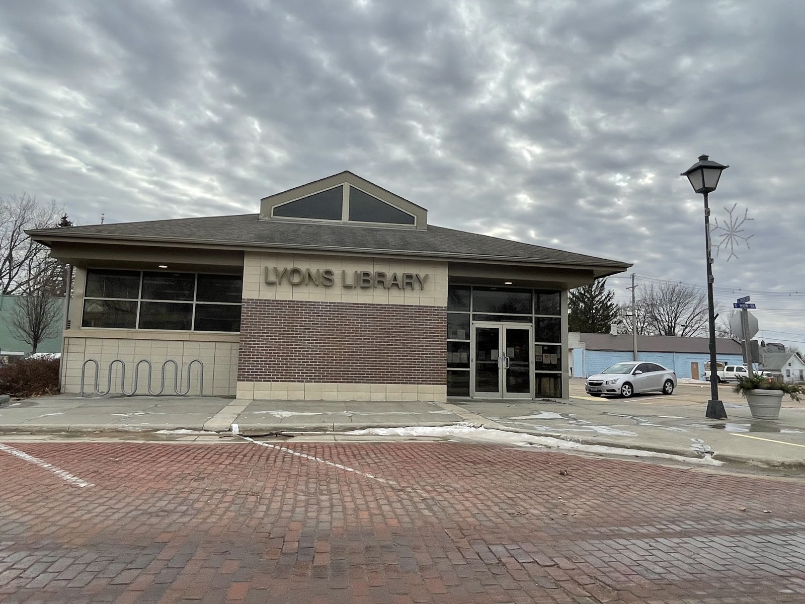 Lyons Public Library