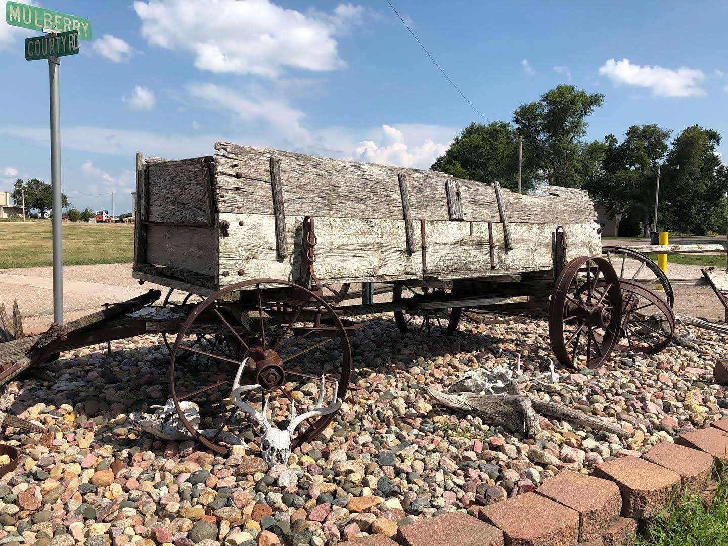 Old wagon, Alda, Nebraska