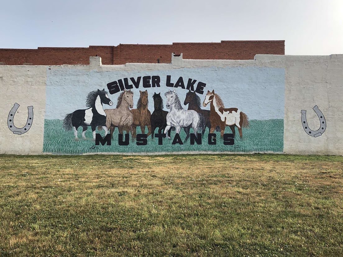 Silver Lake Mustangs mural, Bladen, Nebraska