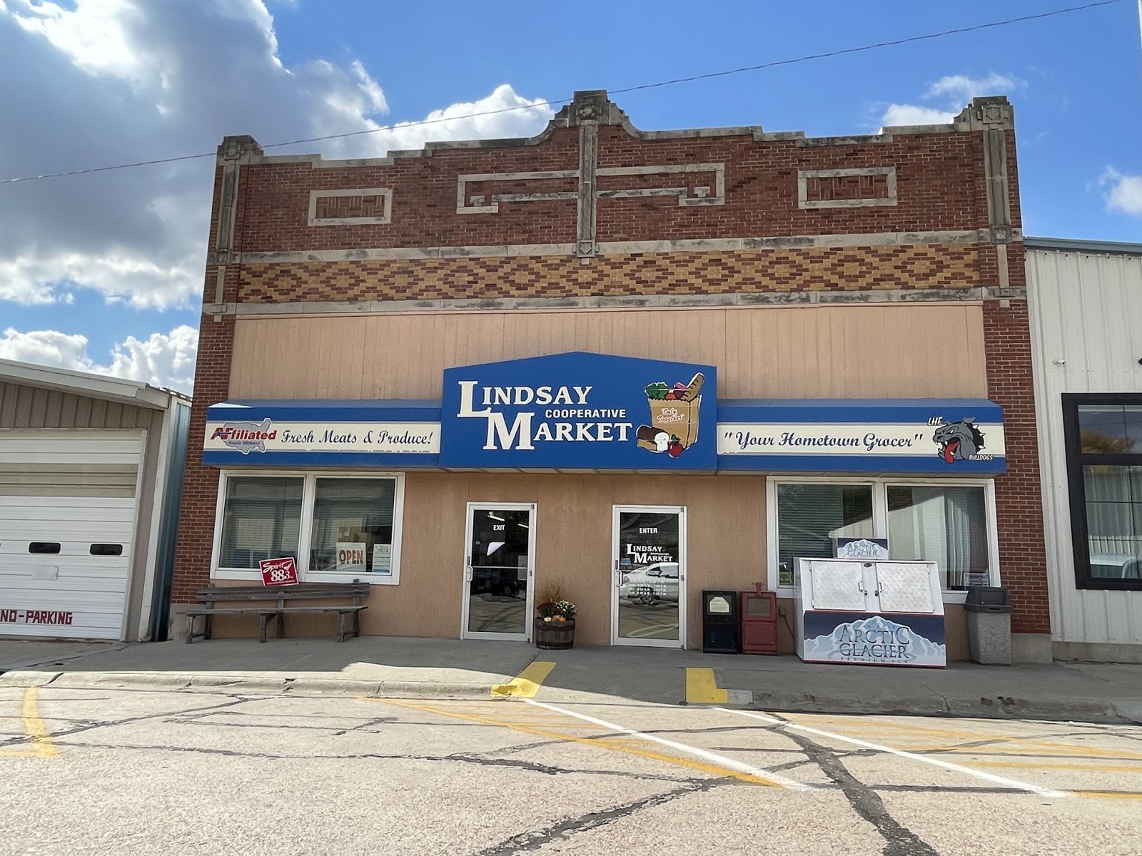 Lindsay Cooperative Market