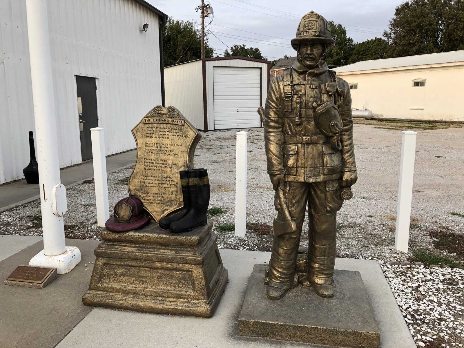 Firefighter statue, Malcolm, Nebraska Firefighter statue, Malcolm, Nebraska