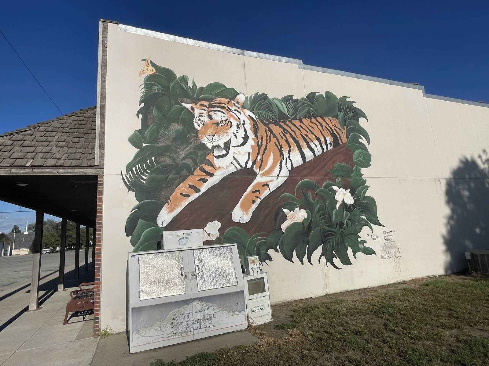 Tiger mural, Palmer, Nebraska Tiger mural, Palmer, Nebraska